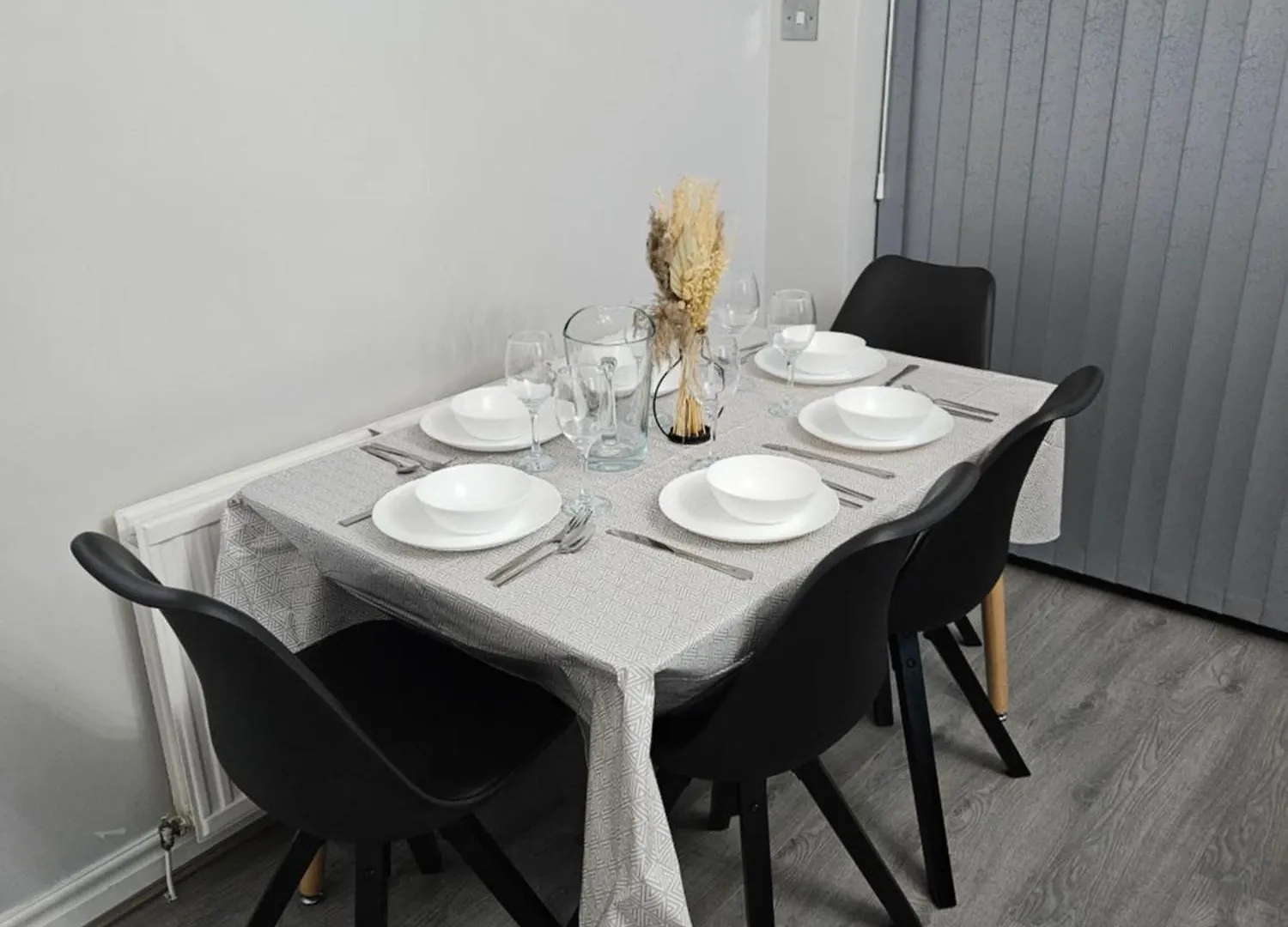 Lister Park Bradford 2Bed Detached Cottage House Parking Cinema Screen Games Room בית נופש